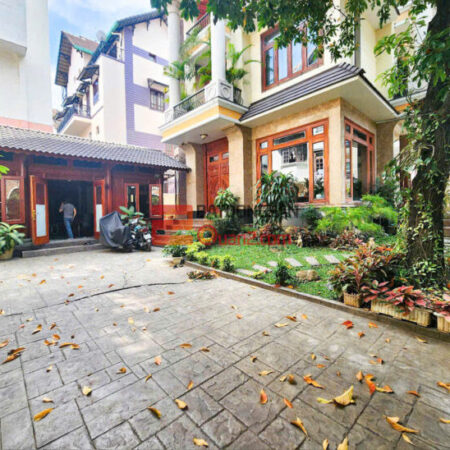 Cho Thuê Biệt Thự Sân Vườn Bình An Quận 2, 360m2 Nội Thất Sang Trọng, 130tr