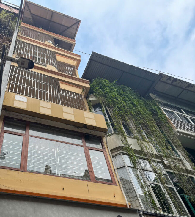 BÁN NHÀ MẶT PHỐ KINH DOANH SẦM UẤT Ô TÔ DỪNG ĐỖ VỈA HÈ RỘNG,KHU VỰC PHỐ CỔ ÍT NGƯỜI BÁN.