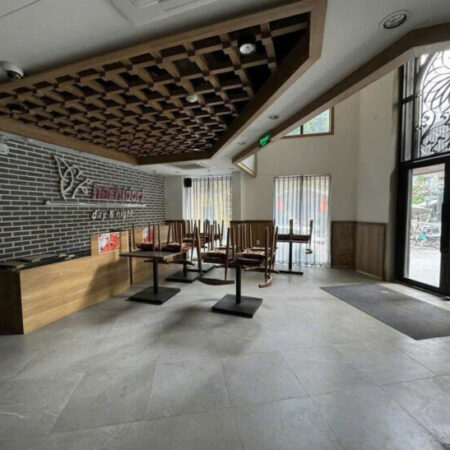 Cho thuê nhà đẹp nhất Ngũ Xã làm nhà hàng, 350m2, MT 30m, 80tr/th