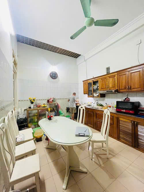 LÔ GÓC CẦU GIẤY – 110M2 x 3T – MT 5.5M – 19.5 TỶ – NGÕ RỘNG – GẦN MẶT PHỐ – THOÁNG – ĐẸP