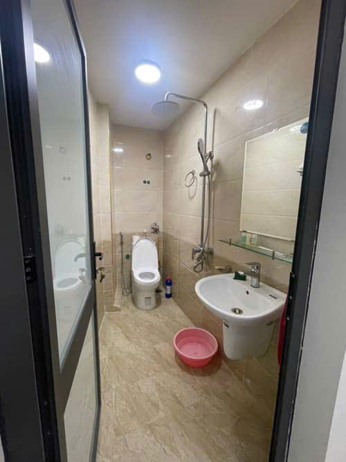 NHÀ ĐẸP ĐÊ LA THÀNH – 36M2 x 5T – 5.5 TỶ – NHÀ MỚI – NGÕ THÔNG – GẦN PHỐ