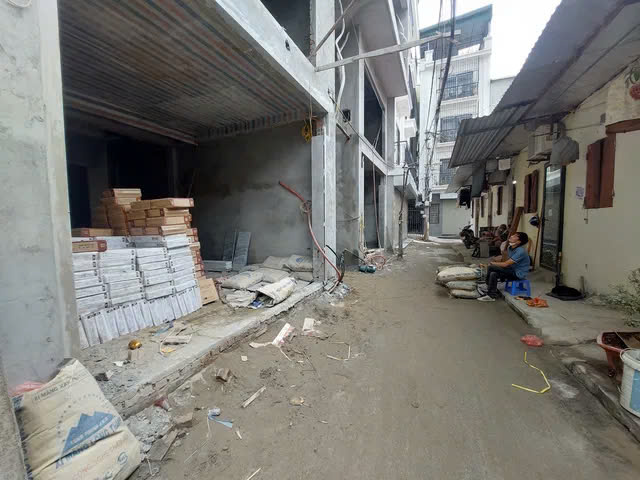 BÁN NHÀ RIÊNG PHỐ ĐÀM QUANG TRUNG- LONG BIÊN ,42M2,6 TẦNG, MT 4.5M, 8.3 TỶ.