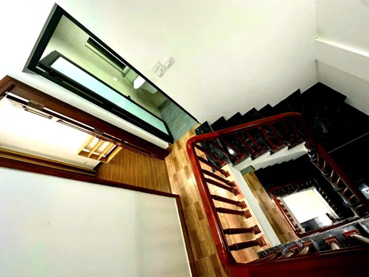 Bán nhà riêng phố Ngọc Thụy- Long Biên, 33m2 X 5 Tầng, mt 4.7m, 6.3 tỷ.