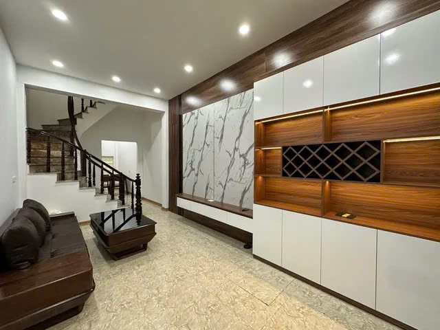 Nhà mới- ở luôn đủ nội thất phố Ngọc Thụy – Long Biên,36m2,5 Tầng, mt3.6m, 6.55 tỷ.