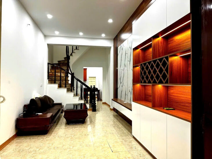 Nhà mới- ở luôn đủ nội thất phố Ngọc Thụy – Long Biên,36m2,5 Tầng, mt3.6m, 6.55 tỷ.