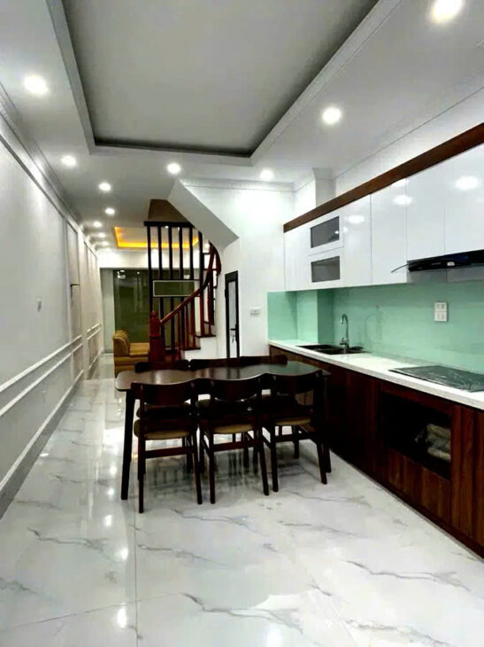 NHÀ ĐẸP- Ô TÔ ĐỖ CỬA KHU PHÂN LÔ QUÂN ĐỘI NGỌC THỤY- LONG BIÊN 45M2, 5 TẦNG, 7 TỶ.