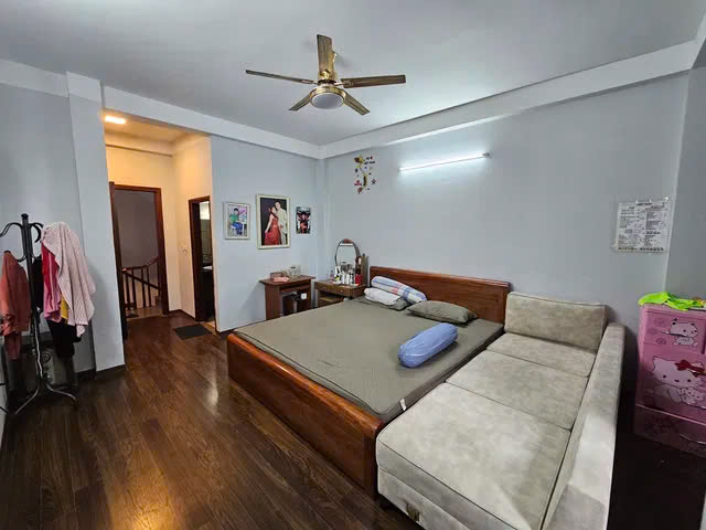 BÁN NHÀ RIÊNG PHỐ NGỌC THỤY, LÔ GÓC Ô TÔ ĐỖ 35M2,5 TẦNG, MT3.5M, 7.75 TỶ.LONG BIÊN.