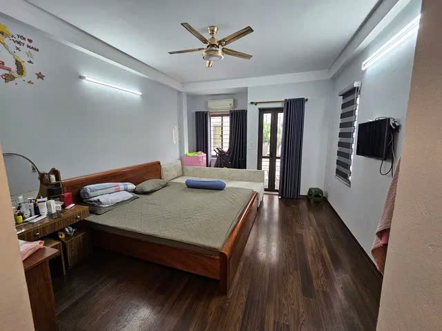 BÁN NHÀ RIÊNG PHỐ NGỌC THỤY, LÔ GÓC Ô TÔ ĐỖ 35M2,5 TẦNG, MT3.5M, 7.75 TỶ.LONG BIÊN.