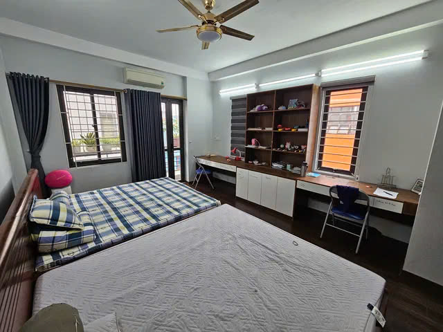 BÁN NHÀ RIÊNG PHỐ NGỌC THỤY, LÔ GÓC Ô TÔ ĐỖ 35M2,5 TẦNG, MT3.5M, 7.75 TỶ.LONG BIÊN.