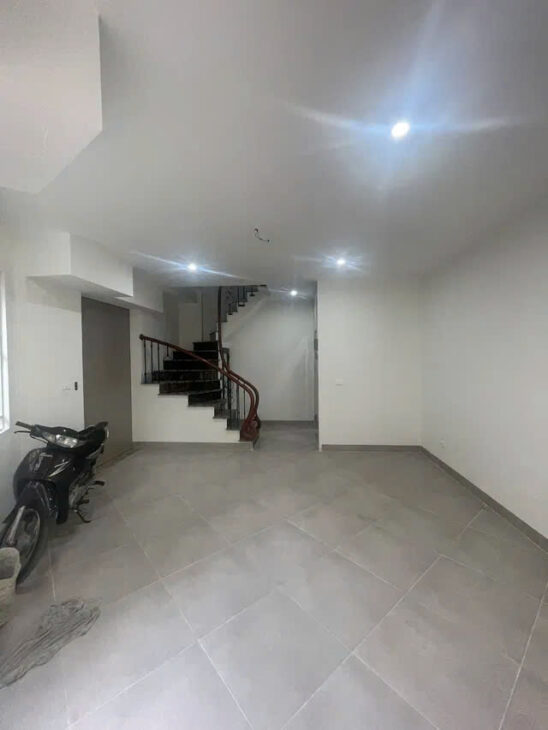 NHÀ ĐẸP – KINH DOANH PHỐ NGỌC THỤY- LONG BIÊN, 43M2,6 TẦNG, MT 9M, 8.7 TỶ.