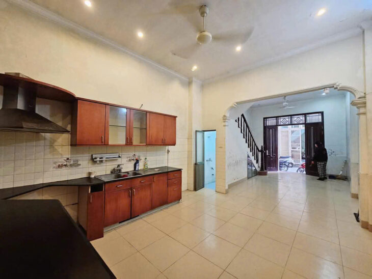 Bán Nhà NGUYỄN CHÍ THANH – Phân Lô – Gara Ô tô – Nhà 2 Mặt Thoáng – Gần Hồ Sinh Thái – Gần CTTM –
