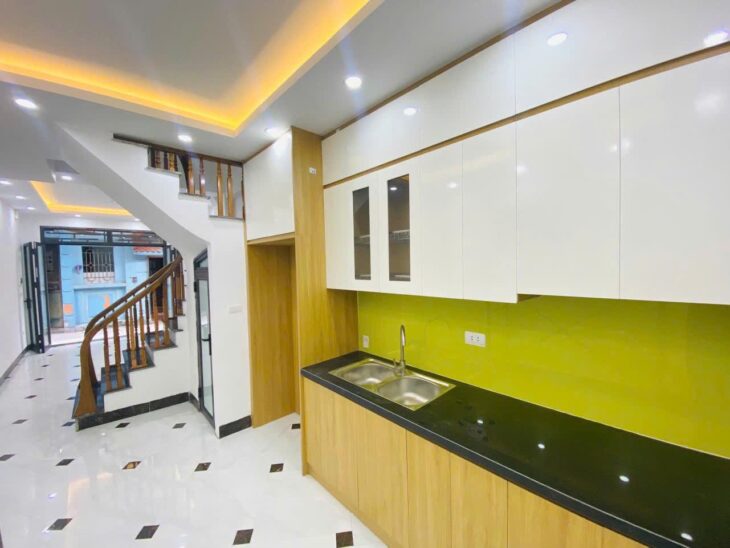 Bán nhà Ỷ La-Hà Đông, mặt ngõ thông, rộng . 35m2 x 5T , MT 3.6 m , gần khu đô thị AEON. Giá 5.5 tỷ