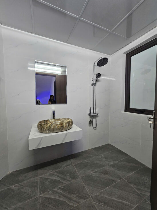 NHÀ ĐẸP DÂN XÂY CHẮC CHẮN, LÕI ĐỐNG ĐA, FULL NỘI THẤT THOÁNG SÁNG