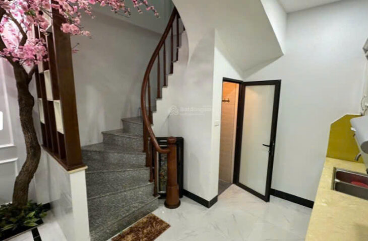 Bán nhà 5 tầng Hoè Thị, Trịnh Văn Bô, NTL đối diện CĐFPT – Ở hoặc kinh doanh dòng tiền quá đỉnh!