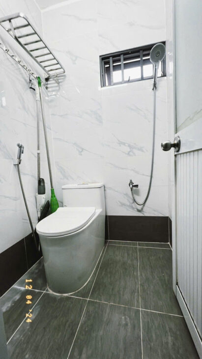 Mặt tiền hẻm Vĩnh Khánh xây mới 3 tấm DTSD45 m2 hơn 2 tỷ