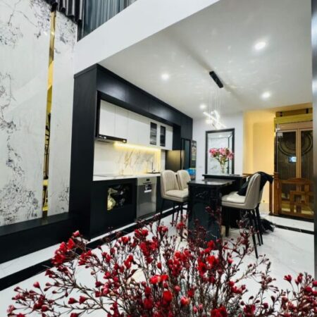 BÁN NHÀ MẶT NGÕ, 5 TẦNG THANG MÁY, PHỐ LÒ ĐÚC, Ô TÔ ĐỖ CỬA, ĐẸP LONG LANH