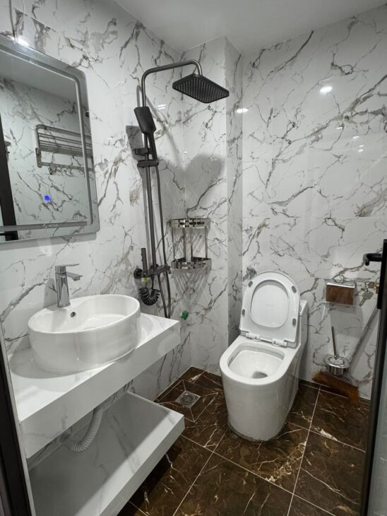 BÁN NHÀ MẶT NGÕ, 5 TẦNG THANG MÁY, PHỐ LÒ ĐÚC, Ô TÔ ĐỖ CỬA, ĐẸP LONG LANH