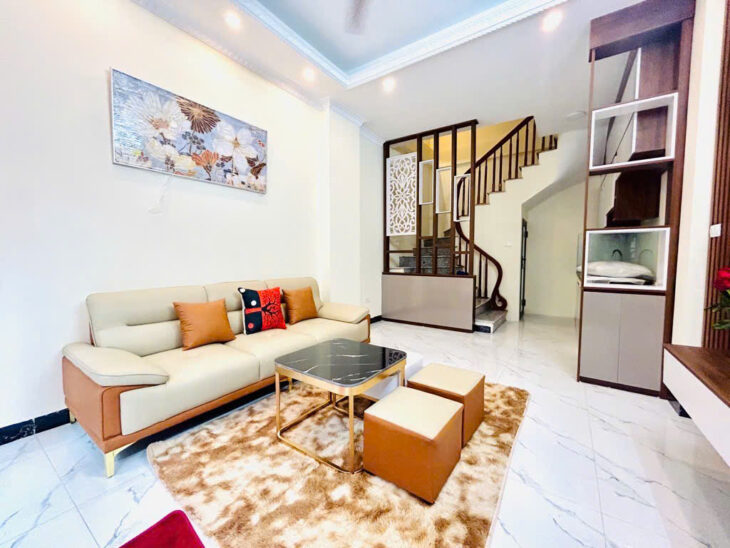 Bán nhà Nam Dư, Lĩnh Nam, 32m 5 tầng oto đỗ cổng ngõ thông 2 đầu 5.69 tỷ, sổ đỏ