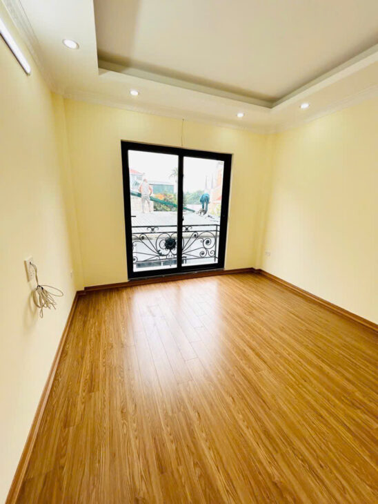 Bán nhà Nam Dư, Lĩnh Nam, 32m 5 tầng oto đỗ cổng ngõ thông 2 đầu 5.69 tỷ, sổ đỏ