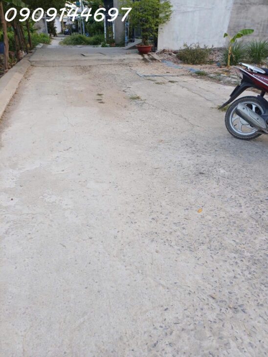 Bán Đất thổ cư lô góc 2 Mặt hẻm 1/đường TX52, phường TX, Q12, dt 217m2 (15mx15m) Hẻm 6m thông Giá