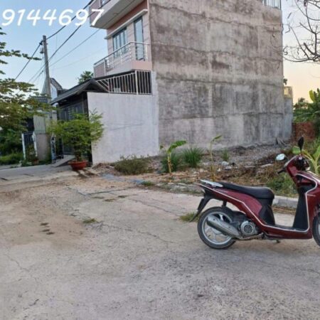 Đất thổ cư lô góc 2 Mặt hẻm 1/đường THẠNH XUÂN 52, phường THẠNH XUÂN, Q12, dt 217m2 (15mx15m) Hẻm Đất thổ cư lô góc 2 Mặt hẻm 1/đường THẠNH XUÂN 52, phường THẠNH XUÂN, Q12, dt 217m2 (15mx15m) Hẻm