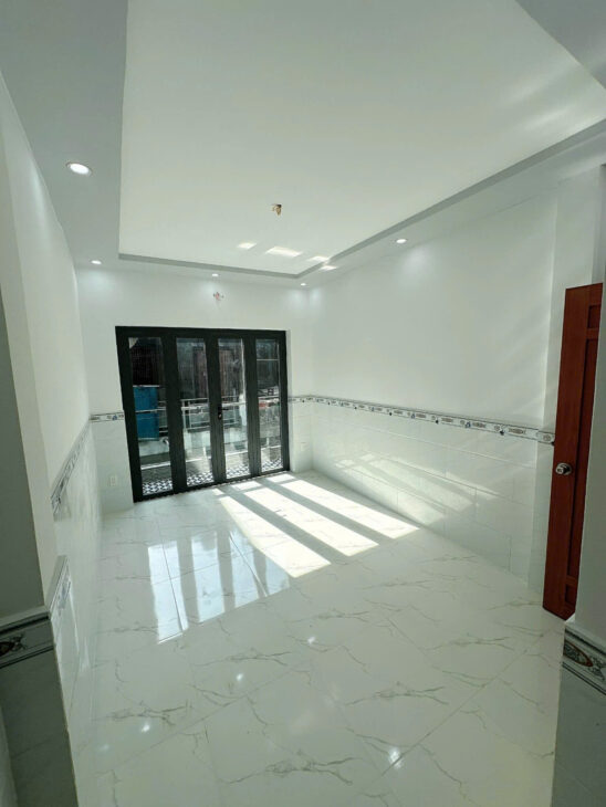 SÁT MẶT TIỀN HOÀNG DIỆU Q4 NHÀ MỚI XÂY ĐÚC BÊ TÔNG KIÊN CỐ HƠN 4 TỶ DIỆN TÍCH SỬ DỤNG 72