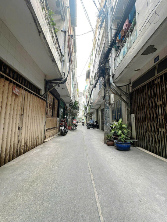 SÁT MẶT TIỀN HOÀNG DIỆU Q4 NHÀ MỚI XÂY ĐÚC BÊ TÔNG KIÊN CỐ HƠN 4 TỶ DIỆN TÍCH SỬ DỤNG 72