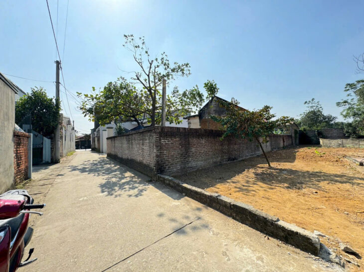 một siêu phẩm nằm giữa trung tâm xã Hoà Thạch – Quốc Oai – HN, khuân đất nở hậu , DT 370m2 giá chỉ