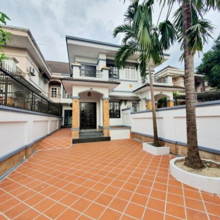 Chính chủ cần bán gấp nhà để đi định cư, biệt thự đường số 21 KDC Bình Hưng