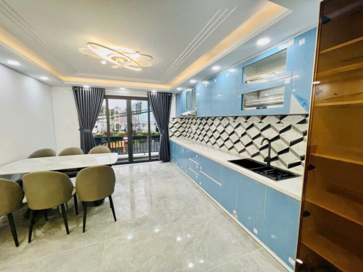 SIÊU PHẨM 6 TẦNG – XE TẢI ĐẬU CỬA – THIẾT KẾ HIỆN ĐẠI – ĐẲNG CẤP – NGAY BÊN TRƯỜNG PHAN CHU TRINH –