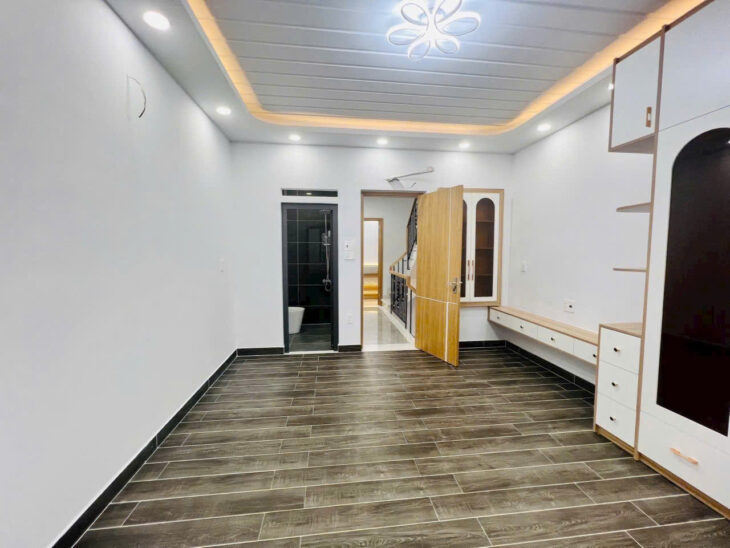 SIÊU PHẨM 6 TẦNG – XE TẢI ĐẬU CỬA – THIẾT KẾ HIỆN ĐẠI – ĐẲNG CẤP – NGAY BÊN TRƯỜNG PHAN CHU TRINH –