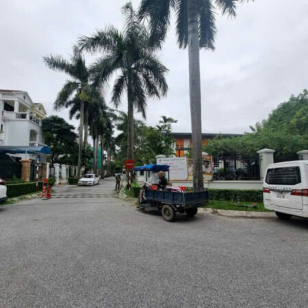 BÁN BIỆT THỰ CIPUTRA 180m2 HƯỚNG ĐÔNG NAM NHÀ MỚI ĐẸP HIẾM CÓ NHÀ BÁN