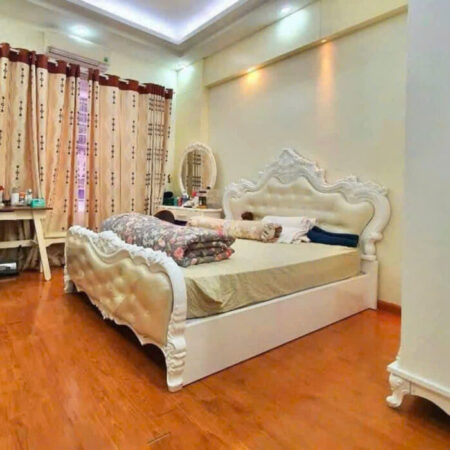 Bán Gấp Nhà Đẹp Dân Xây Nguyễn Khánh Toàn, Cầu Giấy, 42m 6 tầng, 10 tỷ, Dòng Tiền 500 triệu