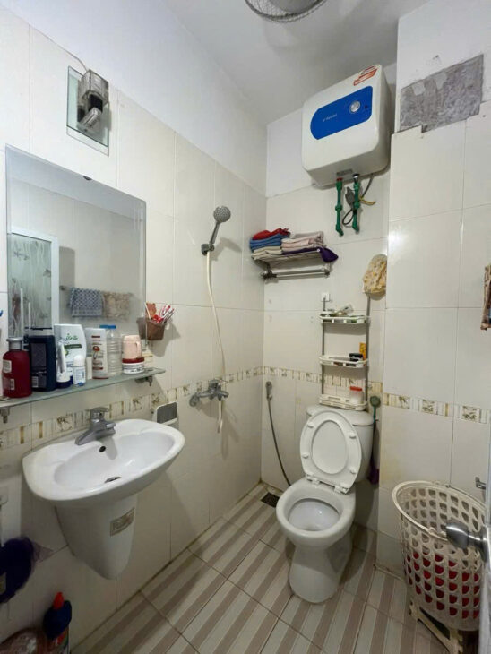 CHỦ NHÀ CHUYỂN LÊN HÀ NỘI CẦN BÁN GẤP,NHÀ 3.5 TẦNG,tRẦN HƯNG ĐẠO TP THÁI BÌNH , CHỦ NHÀ Ở RẤT LẮM