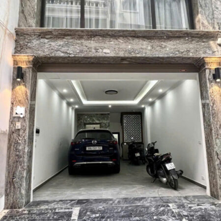 Cơ Hội Sở Hữu Nhà 7 Tầng Khu VIP Cầu Giấy, 50m2, Gara Ô tô – Chỉ 18 Tỷ