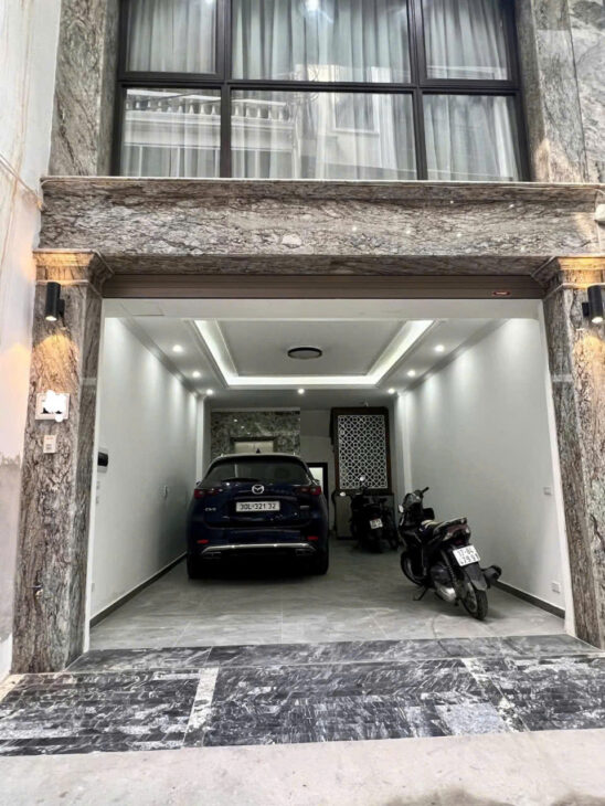 Cơ Hội Sở Hữu Nhà 7 Tầng Khu VIP Cầu Giấy, 50m2, Gara Ô tô – Chỉ 18 Tỷ