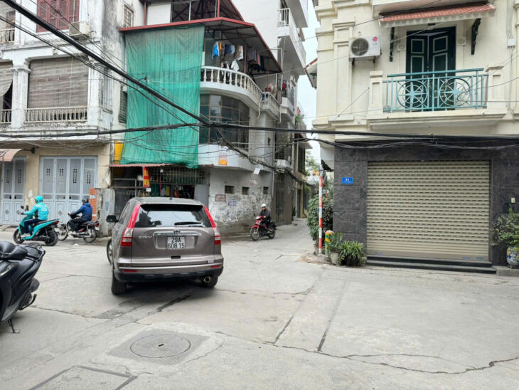 Tòa Nhà VŨ NGỌC PHAN 2 Mặt Ngõ To Như Phố – Mới keng -Hơn 20 Phòng Full Nội thất – Thang Máy – Kinh