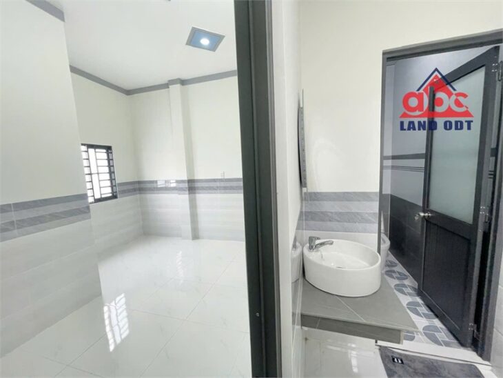 NP1089 nhà 1 lầu thiết kế hiện đại, gồm 3 phòng ngủ, với vị trí thuận lợi giao thông