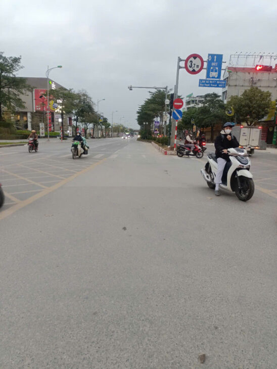 BÁN NHÀ 85M , MẶT TIỀN 4.1M HÀNG XÓM PAR CITY KINH ĐÔ HOA LỆ GIÁ CHỈ 10 TỶ