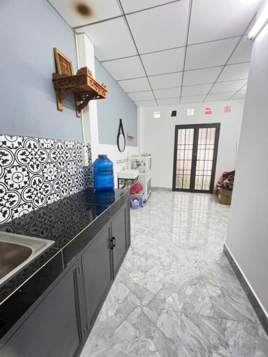 DO K CÓ NHU CẦU SỬ DỤNG NÊN CẦN BÁN CĂN NHÀ GÓC 3 MẶT TIỀN HẺM , HẺM NGUYỄN THỊ ĐỊNH, P VĨNH HIỆP
