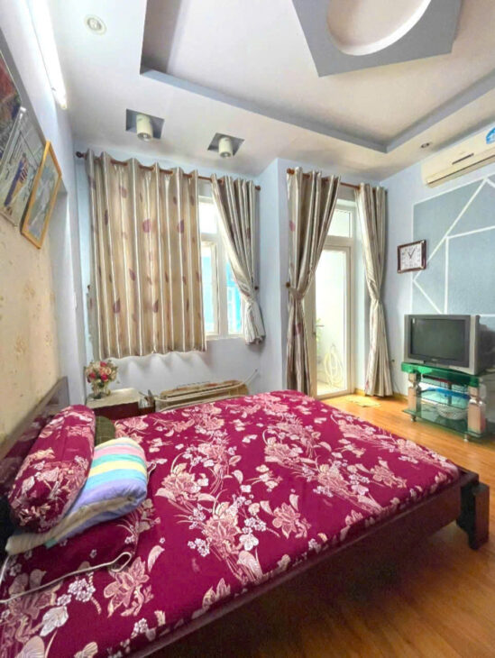 SÁT MẶT TIỀN ĐƯỜNG SỐ 30M VĨNH HỘI NGANG 4 X 13 M ĐÚC XÂY MỚI 3 TẤM CÓ 6 TỶ