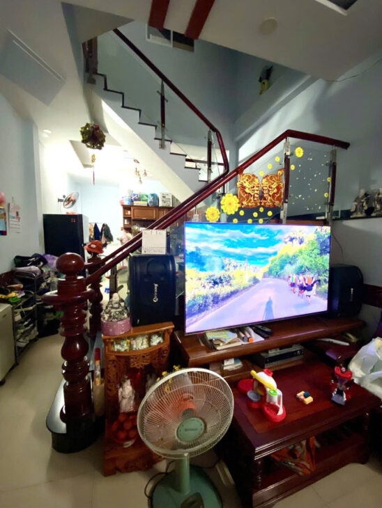 NHÀ 3 TẦNG MỚI TINH – MẶT TIỀN ĐƯỜNG NHỰA – 2 XE HƠI NÉ NHAU- VỪA Ở VỪA KINH DOANH- HƠN 4Đ