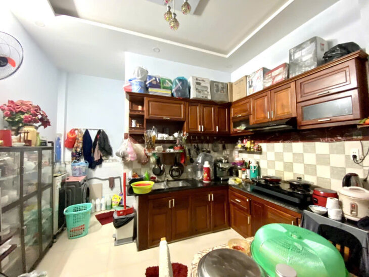 NHÀ 3 TẦNG MỚI TINH – MẶT TIỀN ĐƯỜNG NHỰA – 2 XE HƠI NÉ NHAU- VỪA Ở VỪA KINH DOANH- HƠN 4Đ