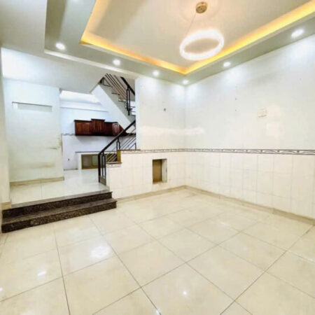 5.6 tỷ- bán nhà 3 tầng-HƠN 56m2 GẦN PHỐ ẨM THỰC PHAN XÍCH LONG – NGUYỄN LÂM- Diện tích: 4.7 x 11.5