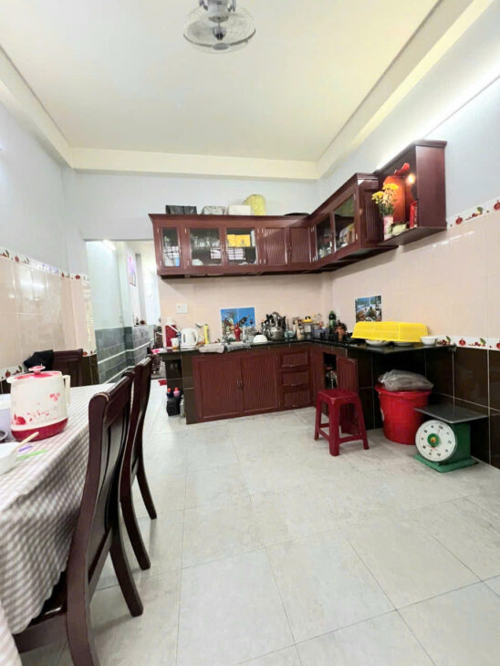 Đường xe tải tránh???? nhau Nhà ngay trung tâm Q 4 4 TẤM NGANG 3.6 NỞ 3.8 DÀI 15M DƯỚI 6,8 tỷ