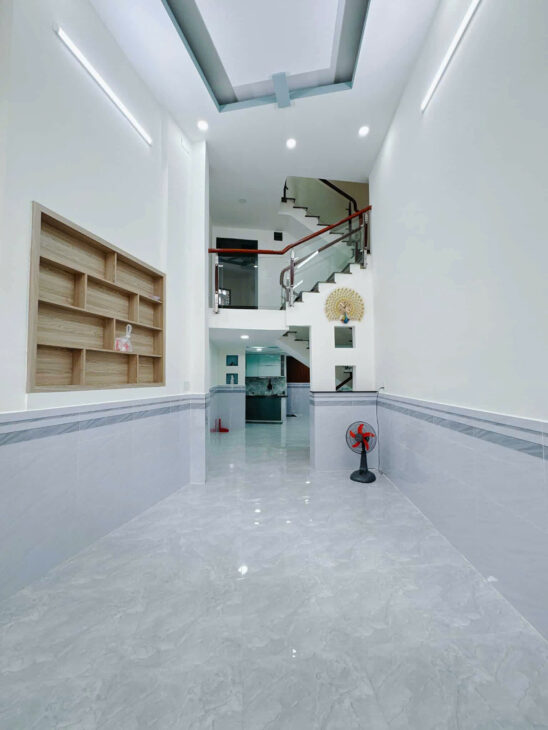 Sát mặt tiền đường Vĩnh Khánh Q 4 cách 0.5 giây Q1 Đường trước nhà 4.5 m DIỆN TÍCH 150 M2 NHÀ