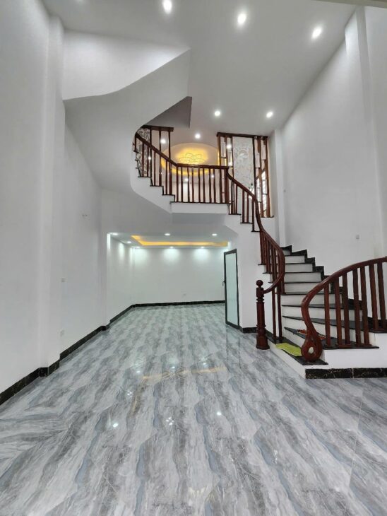 Bán nhà Hoàng Liệt Hoàng Mai 40m2 5 tầng ô tô vào nhà, KD đỉnh từ 5.8 tỉ 0844444453