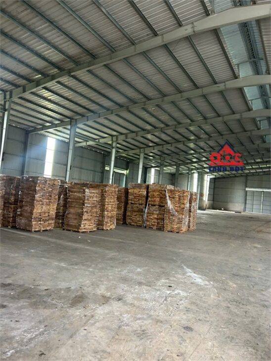 XT447 nhà xưởng độc lập khuôn viên cán nền bê tông, cho thuê lâu dài SX đa ngành