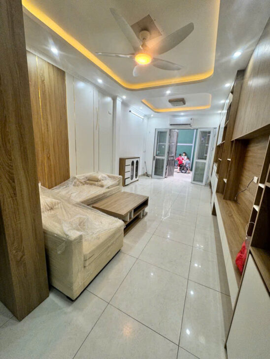 Nhà Lĩnh Nam Mặt Ngõ Thông Ô Tô Đỗ Cửa Qua Nhà 42m 5 Tầng Giá 9.1 Tỷ
