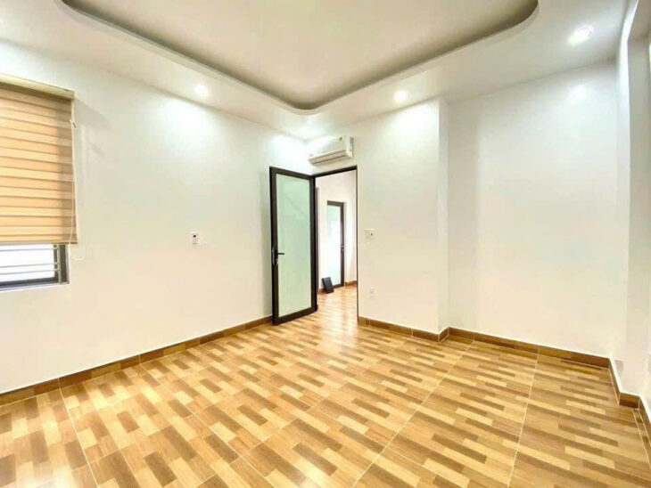 Nhà 4 tầng đường Khúc Thừa Dụ – 45m Hướng Tây Bắc – Giá 3.3 tỉ mới tinh, ngõ nông